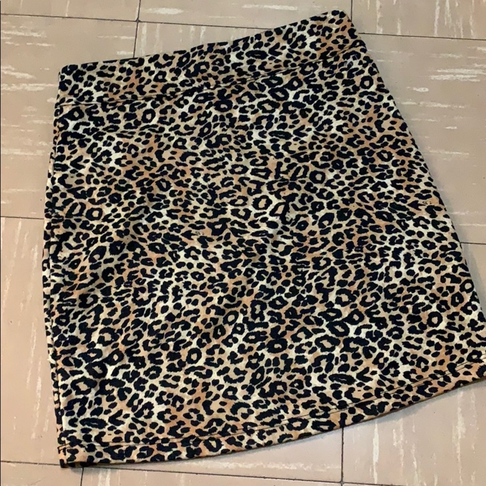 Leopard print mini skirt